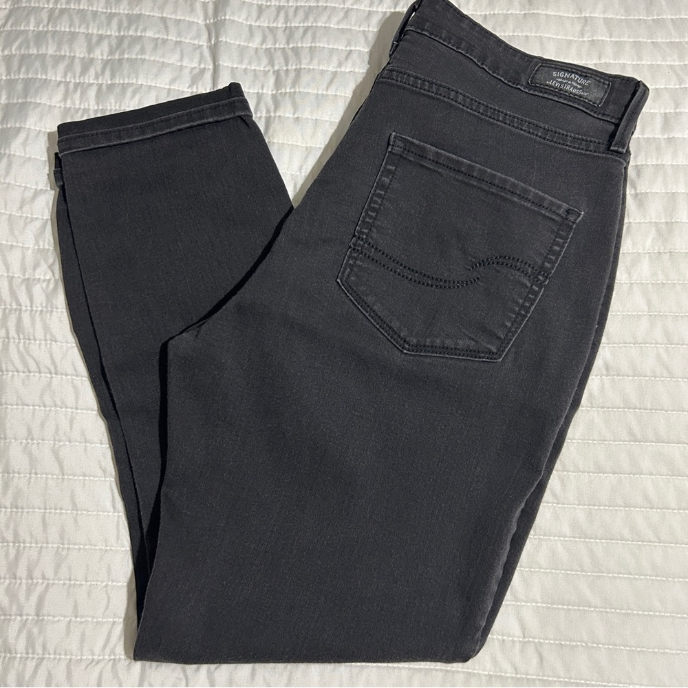 Signature Levi's Jeans Black High Rise Ankle Skinny Women's Size 12 Cuffed Leg